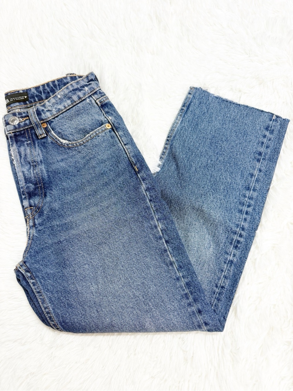 Zara Dark Wash Women’s Straight Leg Jeans Button Fly Size 2